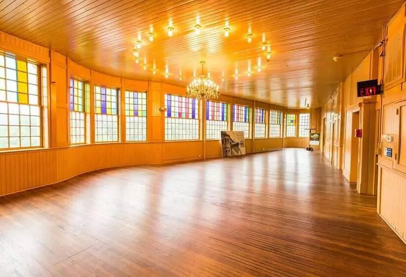 هتل 1905 Basin Park