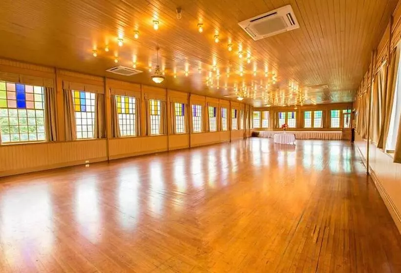 هتل 1905 Basin Park