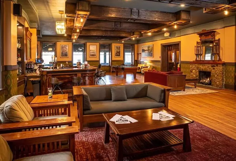 هتل 1905 Basin Park