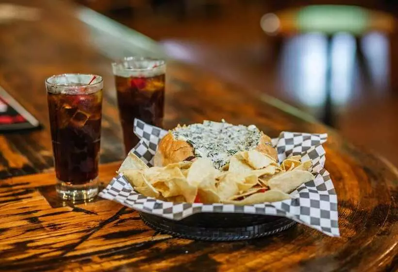 هتل 1905 Basin Park