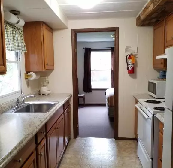 Hotel Bayside Inn & Marina