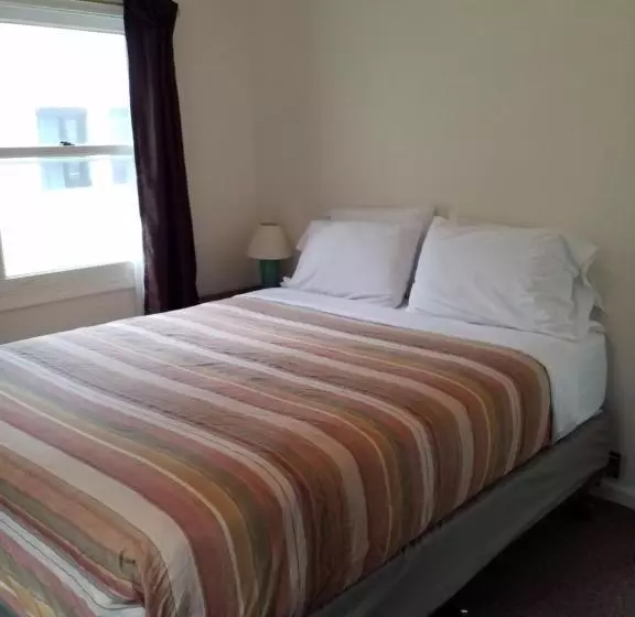 Hotel Bayside Inn & Marina