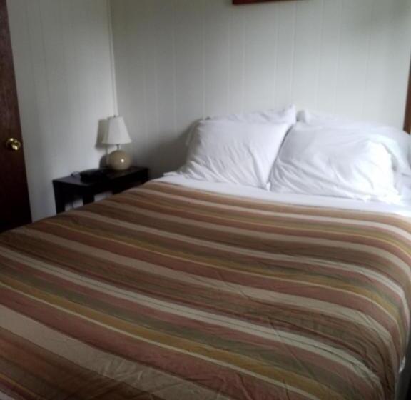 فندق Bayside Inn & Marina