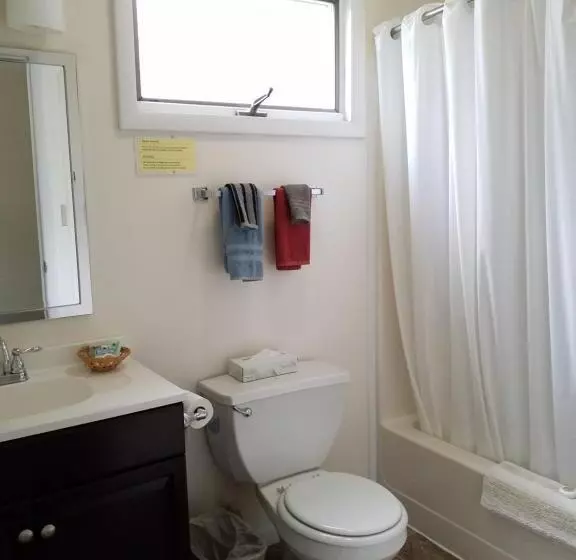 Hotel Bayside Inn & Marina