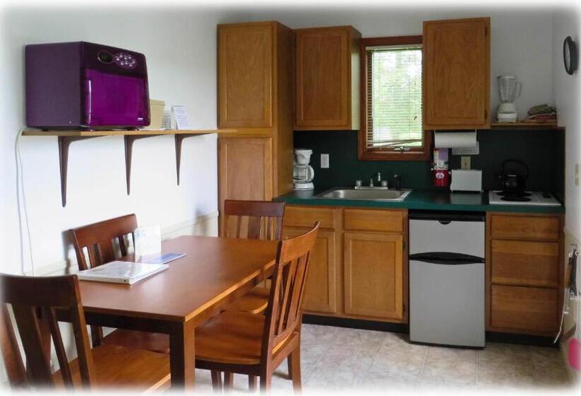 فندق Bayside Inn & Marina