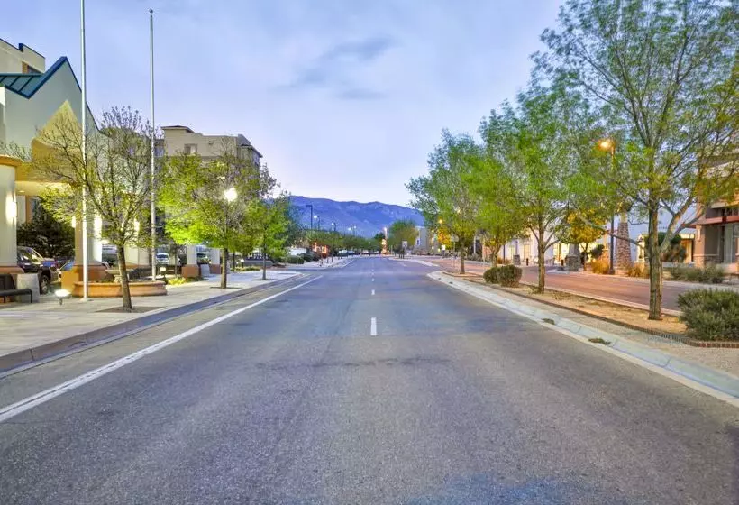בית מלון כפרי Hyatt Place Albuquerque Uptown