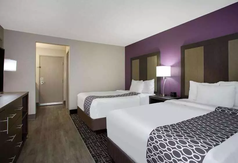 هتل La Quinta Inn By Wyndham Roanoke Salem