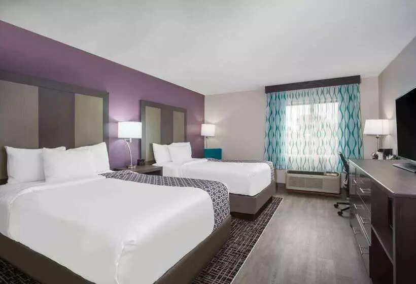 هتل La Quinta Inn By Wyndham Roanoke Salem