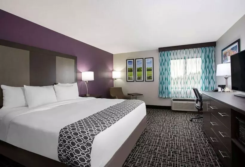 هتل La Quinta Inn By Wyndham Roanoke Salem
