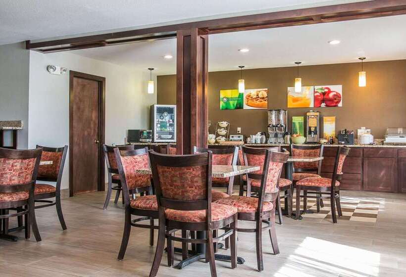 هتل Quality Inn Grand Rapids Southbyron Center