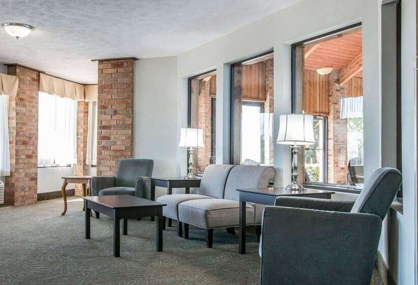 هتل Quality Inn Grand Rapids Southbyron Center