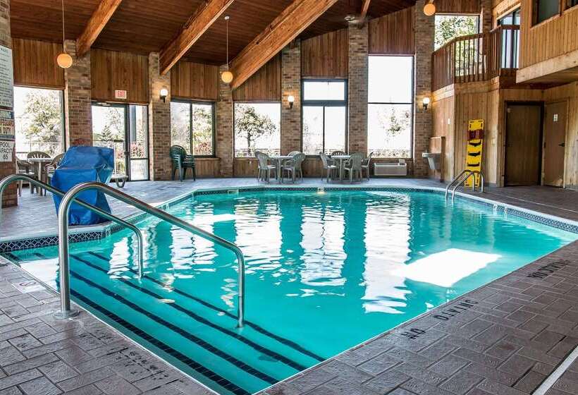 هتل Quality Inn Grand Rapids Southbyron Center