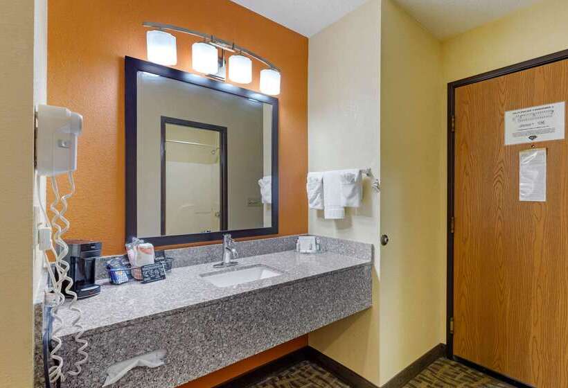 فندق Quality Inn