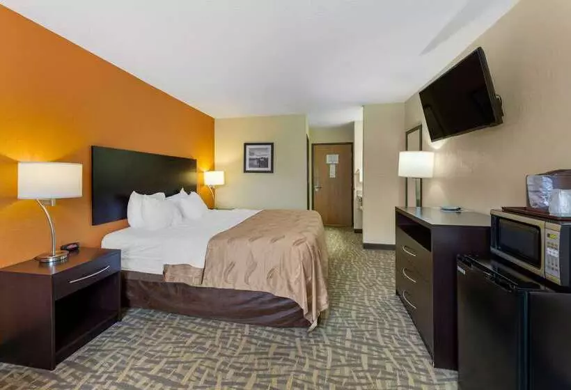 בית מלון כפרי Quality Inn