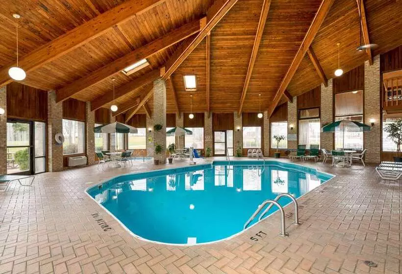 בית מלון כפרי Quality Inn