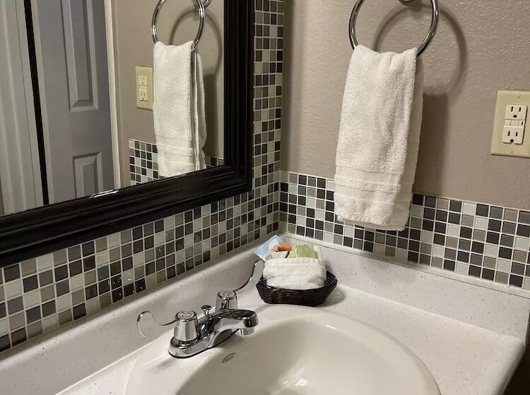 酒店 The Alder Inn