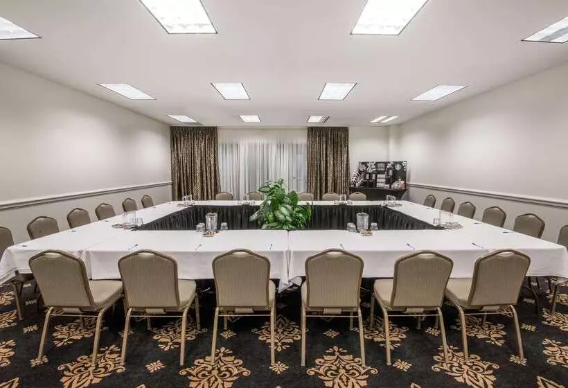 酒店 The Antlers, A Wyndham