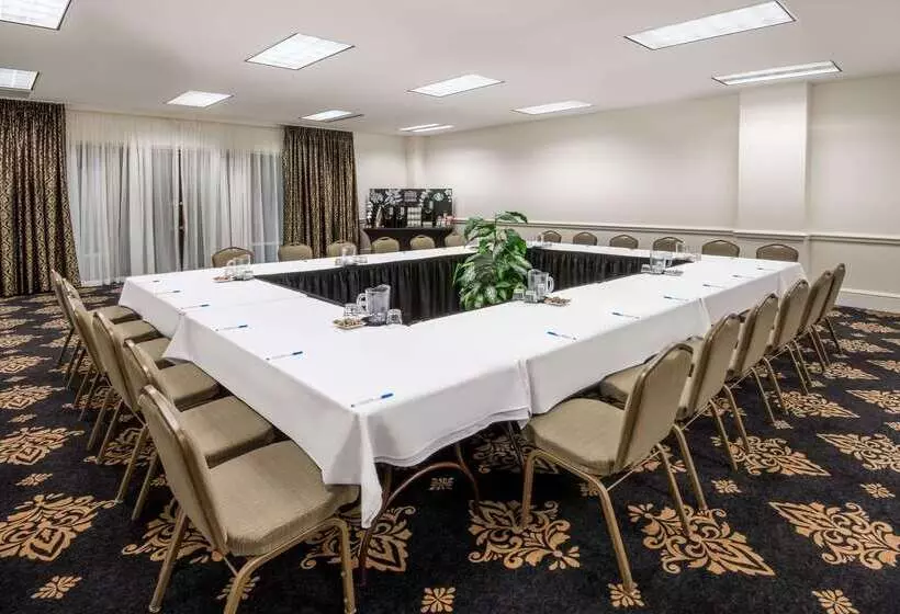 酒店 The Antlers, A Wyndham