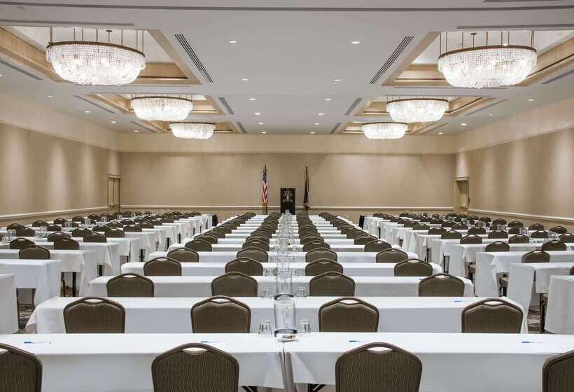 هتل The Antlers, A Wyndham