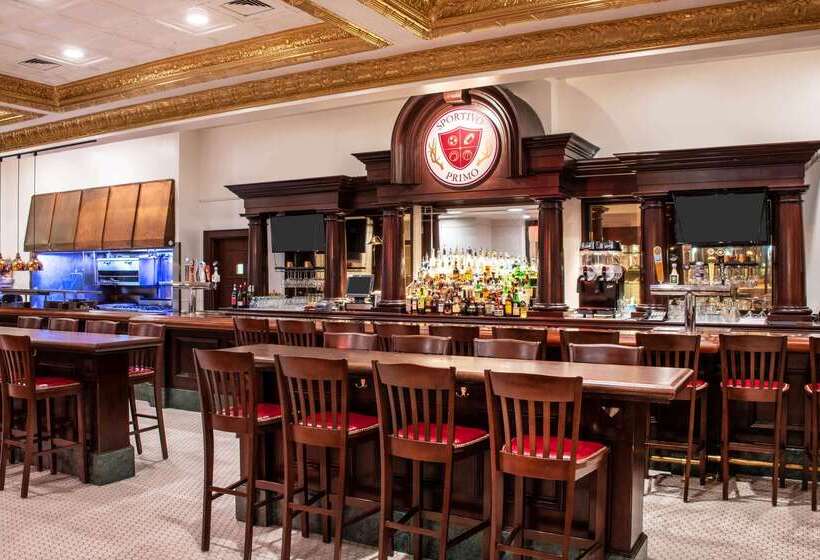 هتل The Antlers, A Wyndham