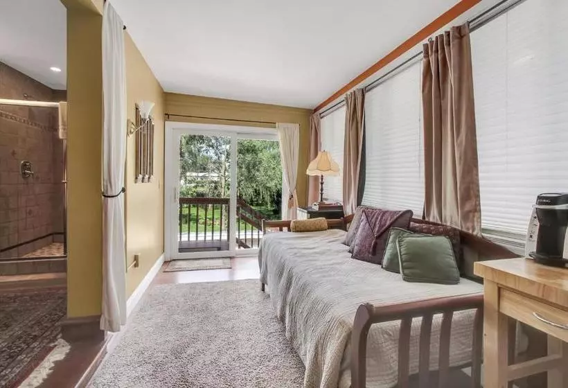 هتل The Australian Walkabout Inn Bed & Breakfast