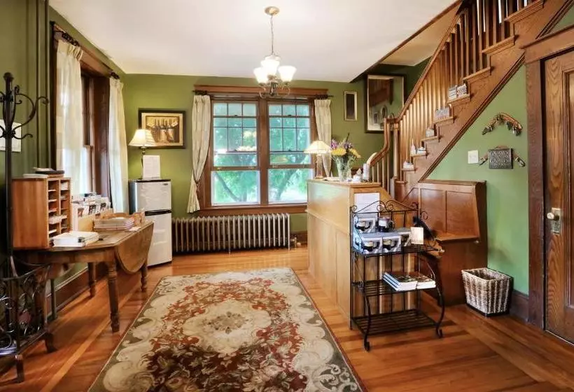 هتل The Australian Walkabout Inn Bed & Breakfast