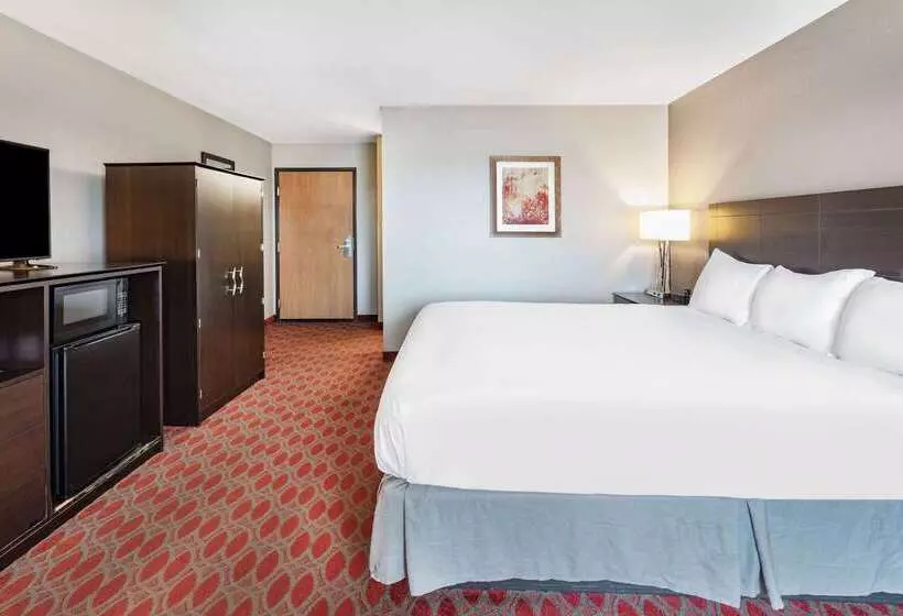 Motel Baymont By Wyndham Brooklyn Center