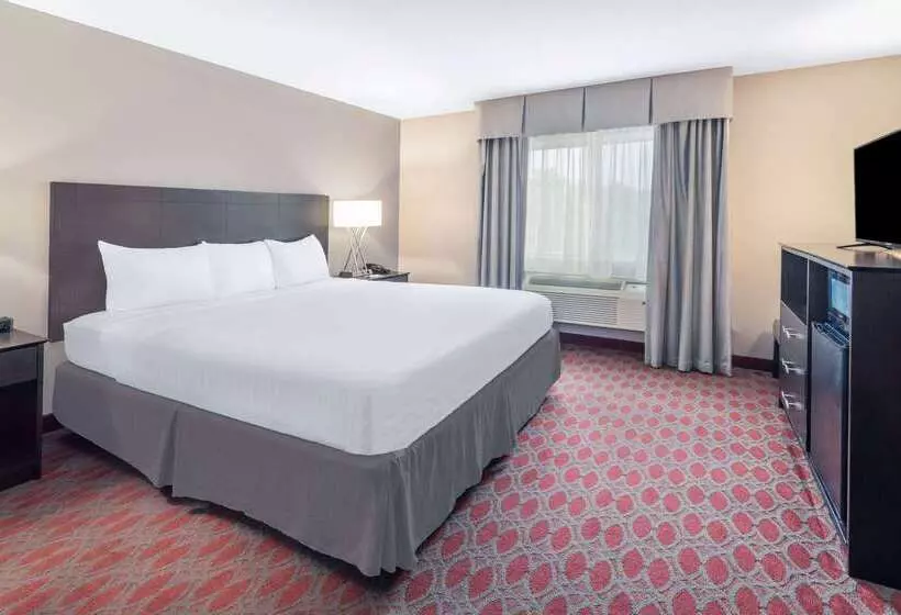 Motel Baymont By Wyndham Brooklyn Center