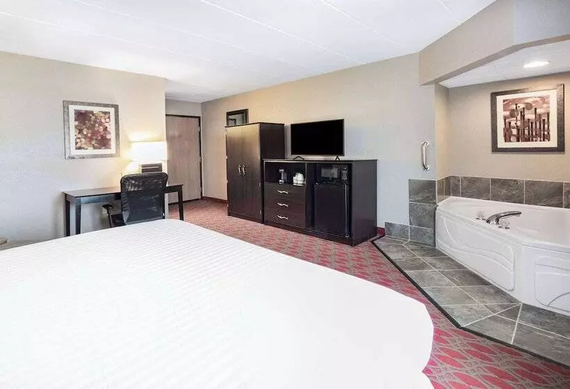 Motel Baymont By Wyndham Brooklyn Center