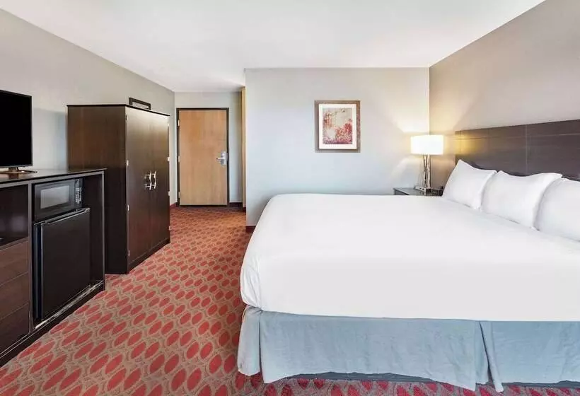 Motel Baymont By Wyndham Brooklyn Center