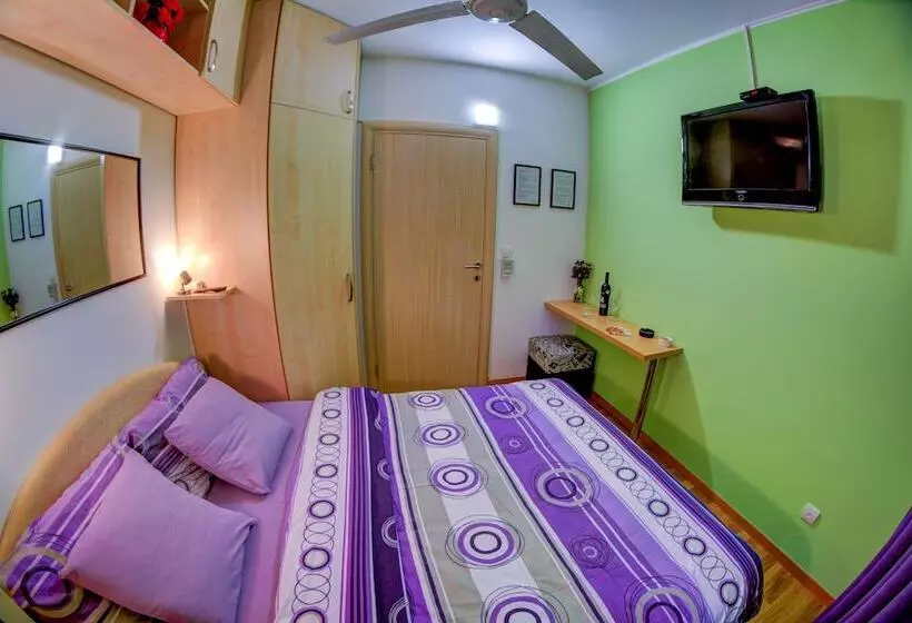 Retkeilymaja Rooms And Apartments S