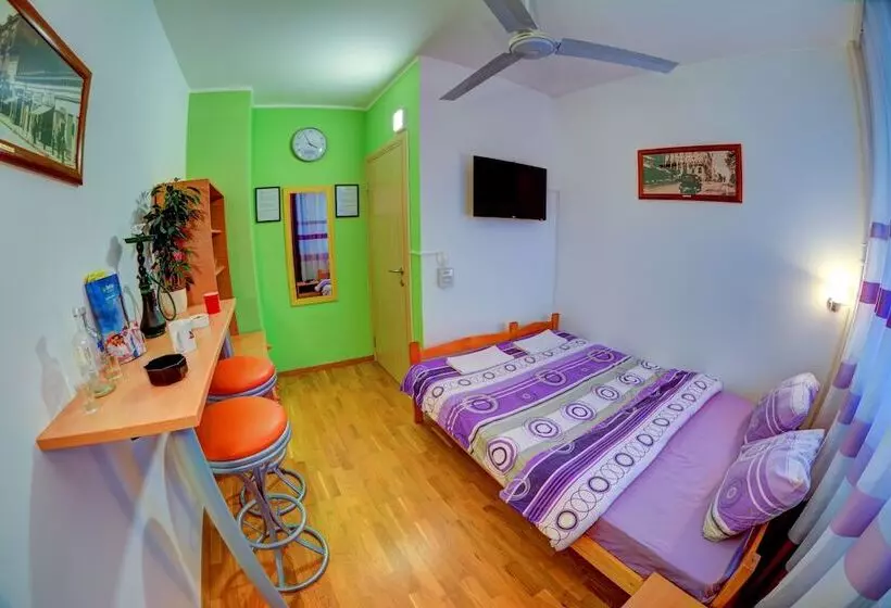 Retkeilymaja Rooms And Apartments S