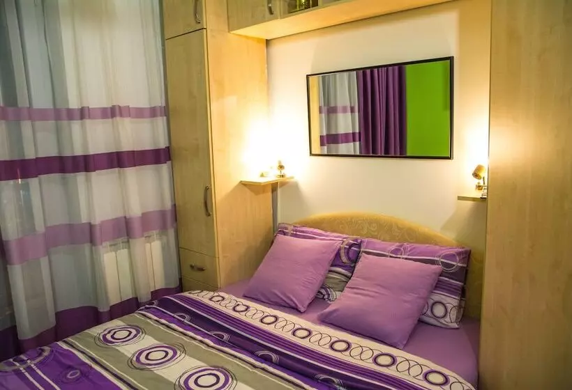 Retkeilymaja Rooms And Apartments S