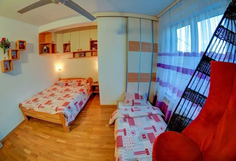 Retkeilymaja Rooms And Apartments S