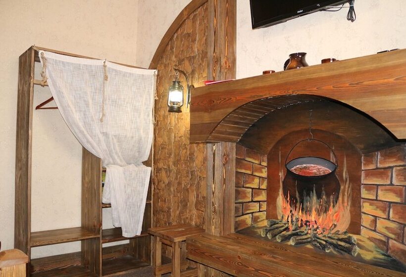 Gostiny Dvor Hotel   Hostel