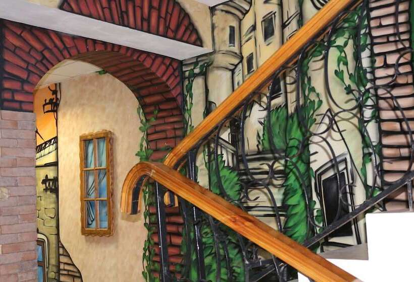 Gostiny Dvor Hotel   Hostel