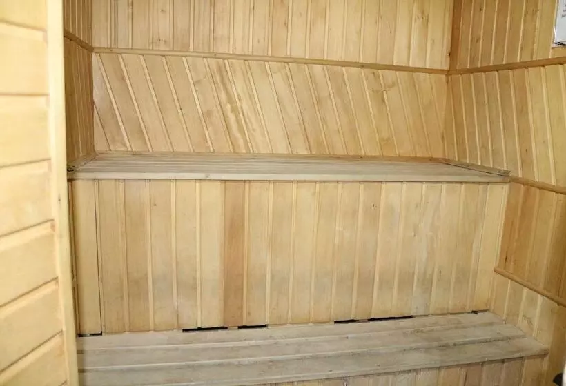 Gostiny Dvor Hotel   Hostel