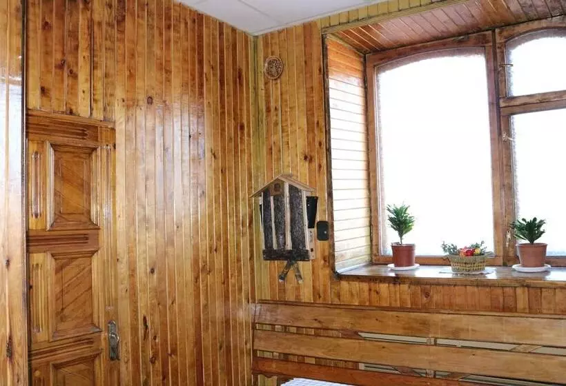 Gostiny Dvor Hotel   Hostel