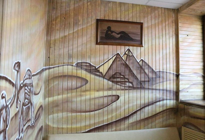 Gostiny Dvor Hotel   Hostel