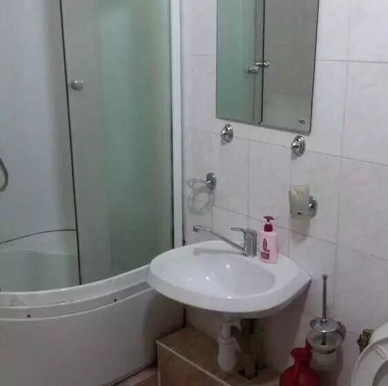 Gostiny Dvor Hotel   Hostel