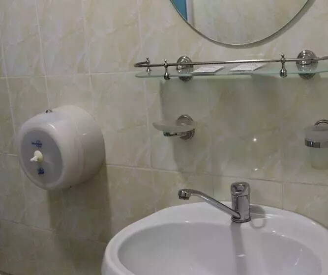 Gostiny Dvor Hotel   Hostel