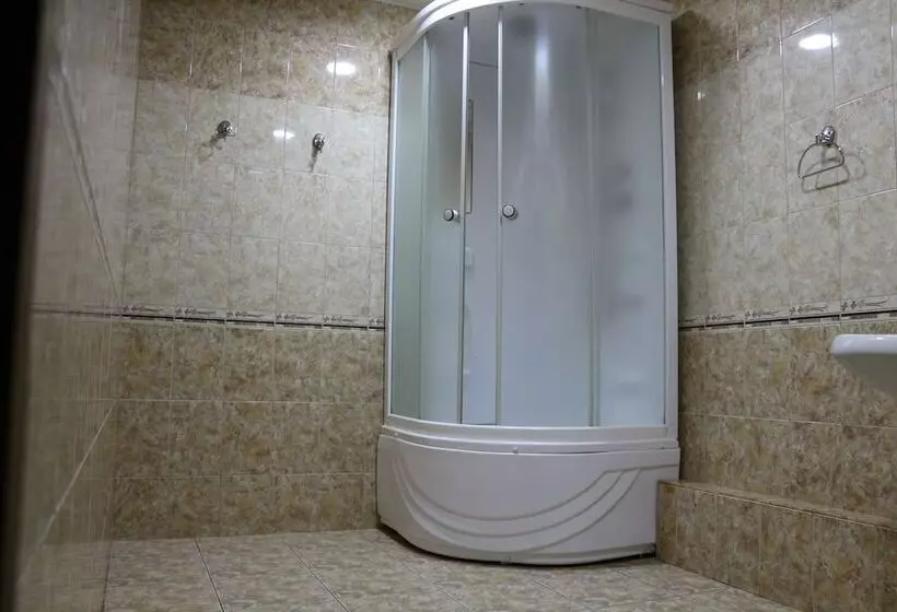 Gostiny Dvor Hotel   Hostel