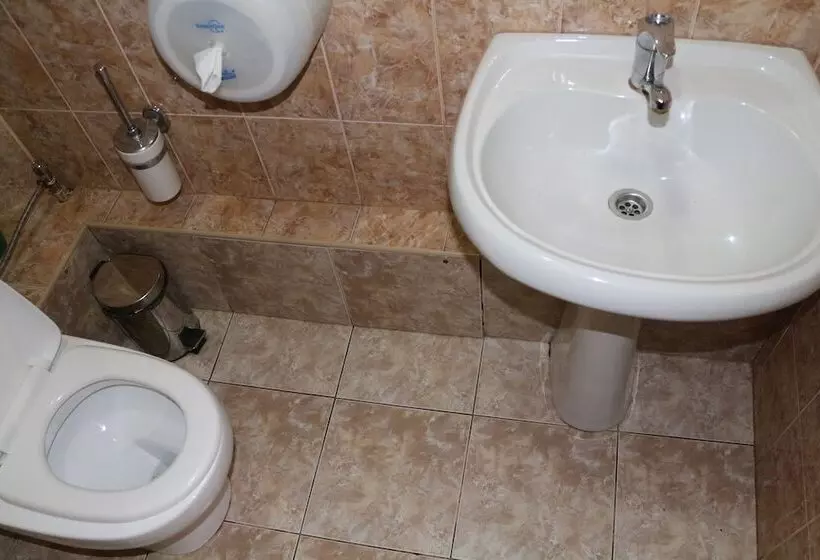 Gostiny Dvor Hotel   Hostel