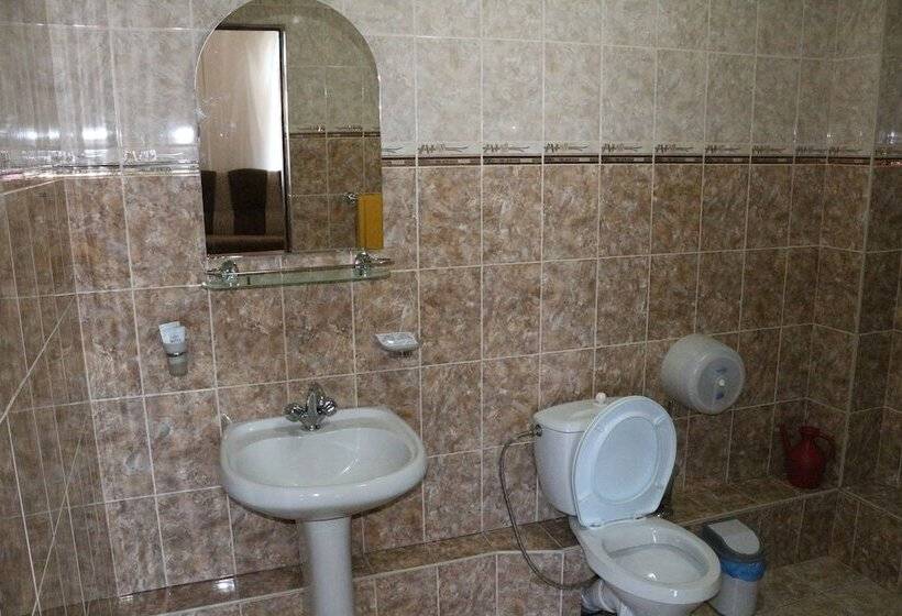 Gostiny Dvor Hotel   Hostel