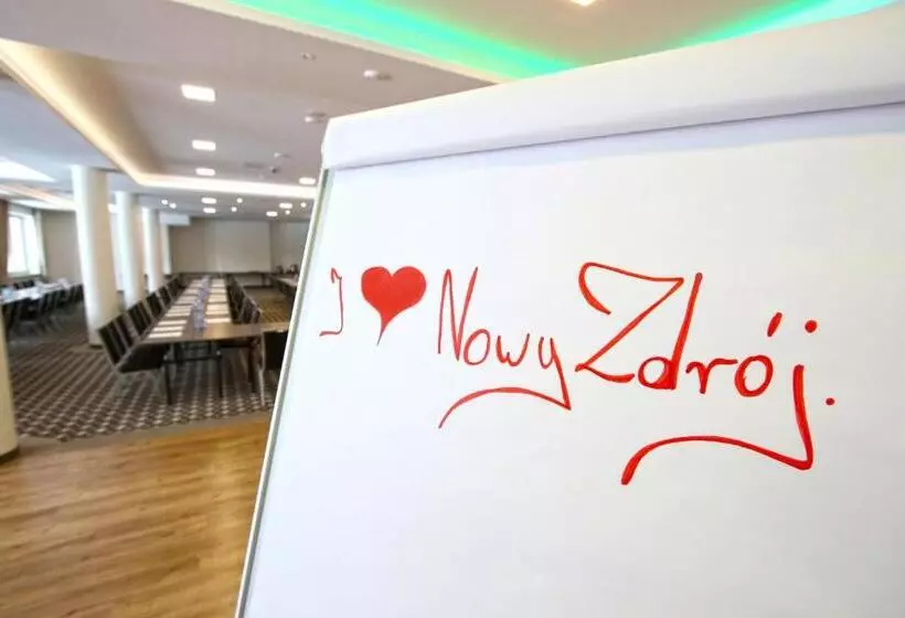 Hotelli Nowy Zdrój Centrum Zdrowia I Wypoczynku