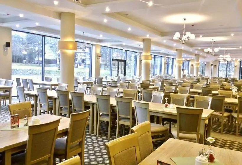 Hotelli Nowy Zdrój Centrum Zdrowia I Wypoczynku