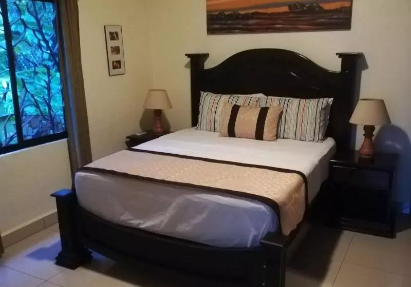 ペンション Coyaba Tropical Elegant Adult Guesthouse