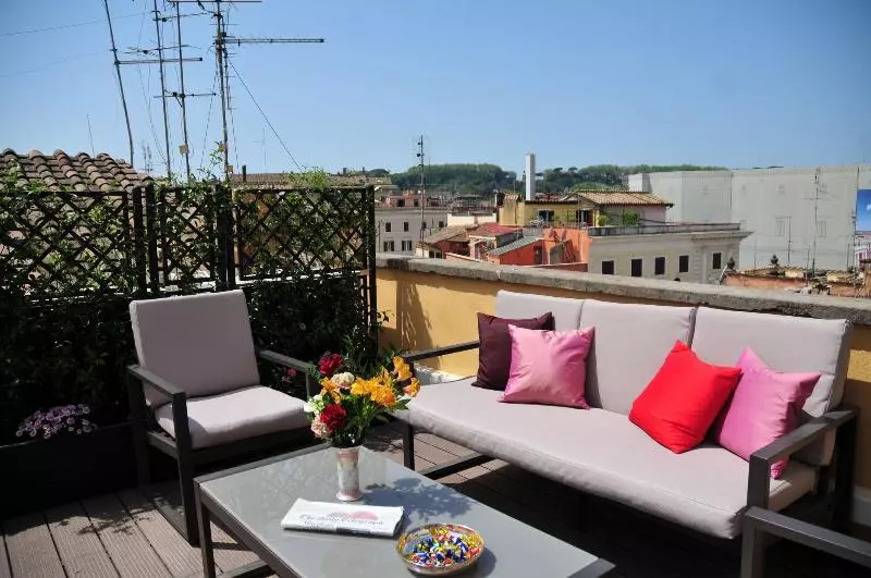 پانسیون Piccola Navona Roof Garden