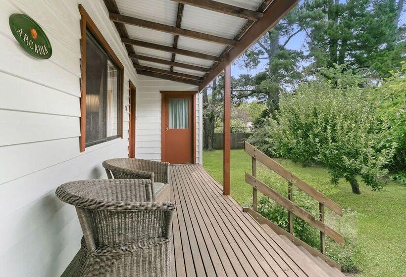 Arcadia Cottage