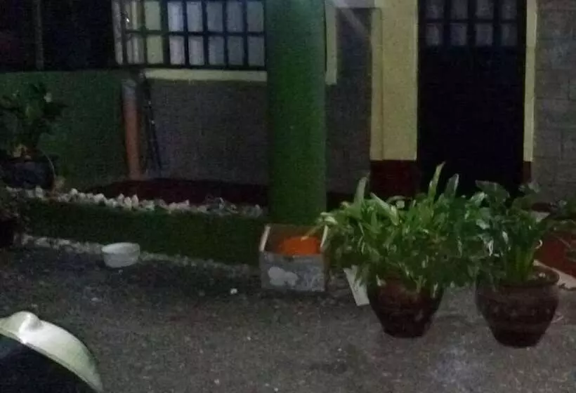 تختخواب و صبحانه Simani Guest House